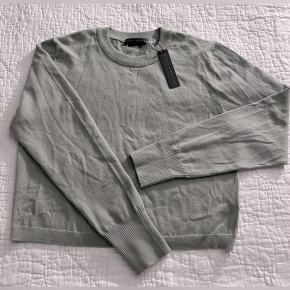 NWT Alice + Olivia Luna Wool Blend Shrunken Sweater in Sage Green - Picture 3 of 8